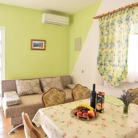 Toplek 2201 Apartment Vir