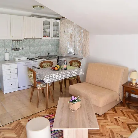 Toplek 2201 Apartment