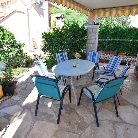 Toplek 2201 Apartment