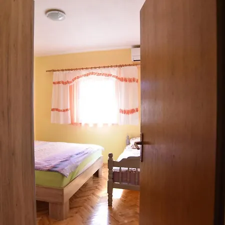 Toplek 2201 Apartment Vir