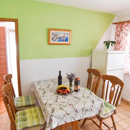 Toplek 2201 Apartment Vir